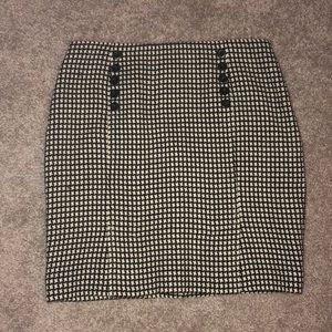 Gorgeous Wool Patterned Cream and Black Skirt